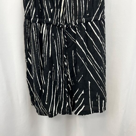 Merona Women’s Sleeveless Romper Black/White Tie Waist Size Small Pockets - Picture 4 of 8